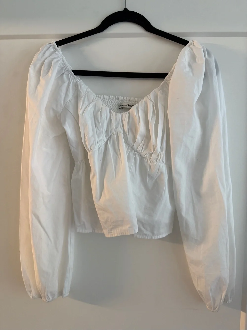 Abercrombie & Fitch White Off‑Shoulder Peasant Top